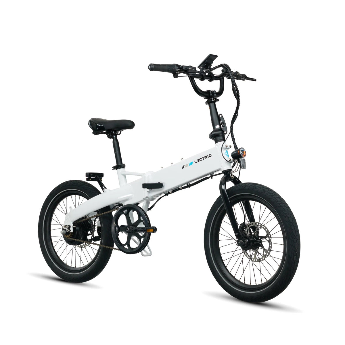 XP Lite3 Arctic White studio three-quarter right view